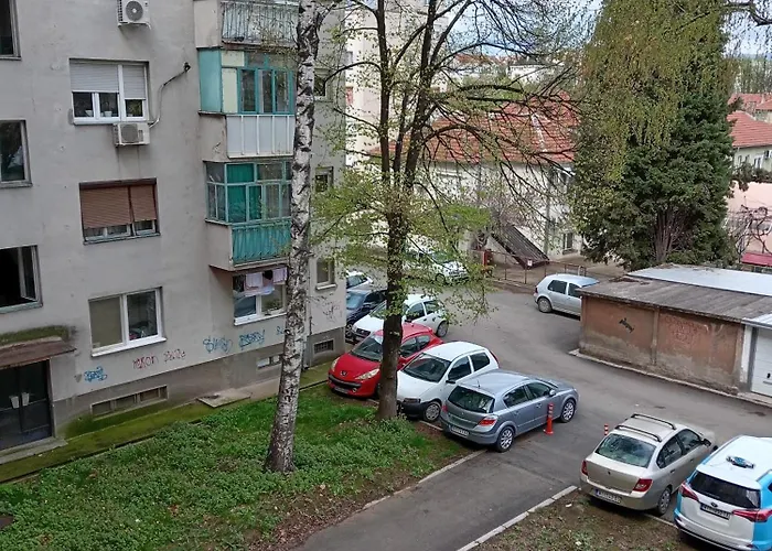 Klinicki Centar Apartamento Ni